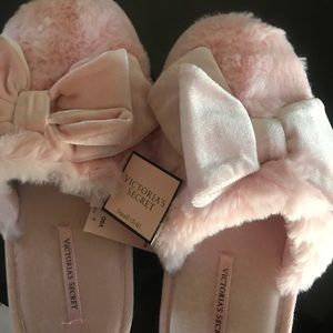 Victoria Secret Pink Fuzzy/Fur Slippers